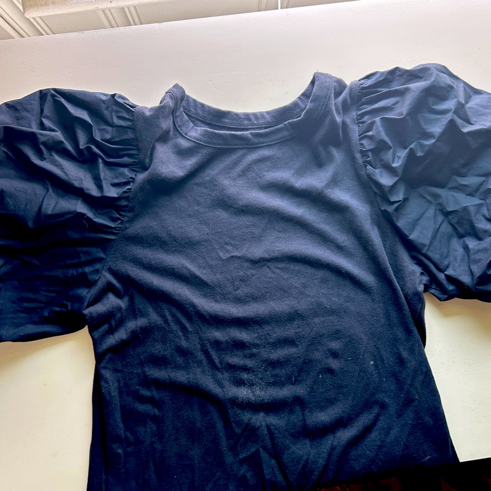 Small puffy sleeve tee a new day